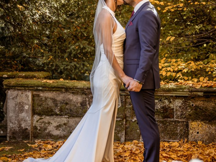 Wedding on Location, Hochzeitslocation Schloss Hohenstein Ahorn, Romantikhotel, Hochzeitsfotos im Schlossgarten, Wedding-Photography, Brautpaar-Shooting im Schloss, emotionale Hochzeitsfotos, romantisches Brautpaar-Shooting, professionelle Hochzeitsfotografin Nadja Hommel, Brautpaar-Shooting Oberfranken Südthüringen, Wedding-Pictures, romantische Hochzeitsfotografie, unsere Liebesgeschichte, emotionales Brautpaar-Shooting, Hochzeitsfotografie in Rödental, Hochzeitsfotografie in Sonneberg, Hochzeitsfotografie in Coburg, Hochzeitsfotografie in Sonnefeld, Hochzeitsfotografie in Lichtenfels, Hochzeitsfotografie in Neuhaus am Rennweg, Hochzeitsfotografie in Sonneberg, Hochzeitsfotografie in Bamberg, Hochzeitsfotografie in Kronach, Hochzeitsfotografie in Oberfranken, Brautpaar Kuss