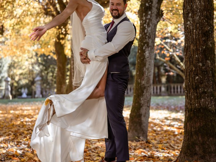 Wedding on Location, Hochzeitslocation Schloss Hohenstein Ahorn, Romantikhotel, Hochzeitsfotos im Schlossgarten, Wedding-Photography, Brautpaar-Shooting im Schloss, emotionale Hochzeitsfotos, romantisches Brautpaar-Shooting, professionelle Hochzeitsfotografin Nadja Hommel, Brautpaar-Shooting Oberfranken Südthüringen, Wedding-Pictures, romantische Hochzeitsfotografie, unsere Liebesgeschichte, emotionales Brautpaar-Shooting, Hochzeitsfotografie in Rödental, Hochzeitsfotografie in Sonneberg, Hochzeitsfotografie in Coburg, Hochzeitsfotografie in Sonnefeld, Hochzeitsfotografie in Lichtenfels, Hochzeitsfotografie in Neuhaus am Rennweg, Hochzeitsfotografie in Sonneberg, Hochzeitsfotografie in Bamberg, Hochzeitsfotografie in Kronach, Hochzeitsfotografie in Oberfranken, fröhliche Drehung, fröhliches Paar-Shooting, emotionales Shooting