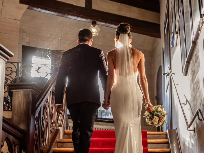 Wedding on Location, Hochzeitslocation Schloss Hohenstein Ahorn, Romantikhotel, Hochzeitsfotos im Schlossgarten, Wedding-Photography, Brautpaar-Shooting im Schloss, emotionale Hochzeitsfotos, romantisches Brautpaar-Shooting, professionelle Hochzeitsfotografin Nadja Hommel, Brautpaar-Shooting Oberfranken Südthüringen, Wedding-Pictures, romantische Hochzeitsfotografie, unsere Liebesgeschichte, emotionales Brautpaar-Shooting, Hochzeitsfotografie in Rödental, Hochzeitsfotografie in Sonneberg, Hochzeitsfotografie in Coburg, Hochzeitsfotografie in Sonnefeld, Hochzeitsfotografie in Lichtenfels, Hochzeitsfotografie in Neuhaus am Rennweg, Hochzeitsfotografie in Sonneberg, Hochzeitsfotografie in Bamberg, Hochzeitsfotografie in Kronach, Hochzeitsfotografie in Oberfranken, Brautpaar im Schloss, Brautpaar auf der Treppe, Paar geht Treppe hoch