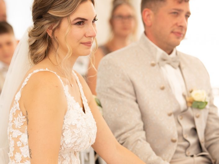 Wedding on Location, Hochzeitslocation Schlossberg Sonneberg, Hochzeitsfotos im Schloss, Wedding-Photography, Brautpaar-Shooting im Schloss, Trauung im Schlossgarten, romantische Trauung, emotionale Hochzeitstrauung, romantisches Brautpaar-Shooting im Schloss, professionelle Hochzeitsfotografin Nadja Hommel, Brautpaar-Shooting Oberfranken Südthüringen, Wedding-Pictures, romantische Hochzeitsfotografie, unsere Liebesgeschichte, emotionales Brautpaar-Shooting, Hochzeitsfotografie in Rödental, Hochzeitsfotografie in Sonneberg, Hochzeitsfotografie in Coburg, Hochzeitsfotografie in Sonnefeld, Hochzeitsfotografie in Lichtenfels, Hochzeitsfotografie in Neuhaus am Rennweg, Hochzeitsfotografie in Sonneberg, Hochzeitsfotografie in Bamberg, Hochzeitsfotografie in Kronach, Hochzeitsfotografie in Oberfranken