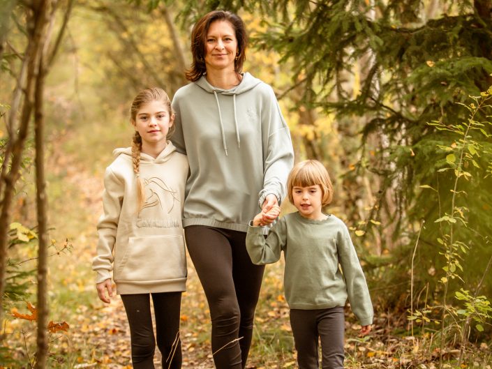 Familienshooting im Freien, fröhliche Familien-Fotografie im Freien, romantische Familien-Fotos, Family-Photography, Kinder-Shooting, Kids-Fotografie outdoor, emotionales Fotoshooting, fröhliche und spontane Fotografie im Freien, Liebe auf Bildern, Liebe ist Alles, Familienglück, Familienfreude, professionelle Familienfotografin Nadja Hommel, freies Familien-Shooting Oberfranken und Südthüringen, Family-Pictures, romantische Familienfotografie, unsere Glücksmomente, emotionales Shooting, Fotografie in Rödental, Fotografie in Sonneberg, Fotografie in Coburg, Fotografie in Sonnefeld, Fotografie in Lichtenfels, Fotografie in Neuhaus am Rennweg, Fotografie in Sonneberg, Fotografie in Bamberg, Fotografie in Kronach, Fotografie in Oberfranken